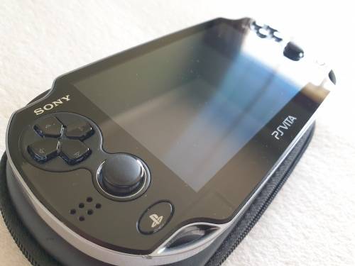 PS / Playstation Vita Console + 9 PS1 Games + 4GB Memory Card (Wifi)