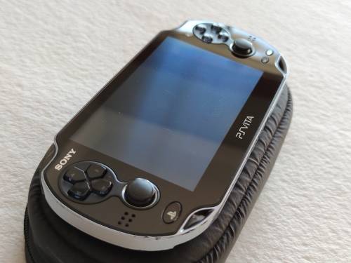 PS / Playstation Vita Console + 4GB Memory Card (Model 1003 - Wifi)