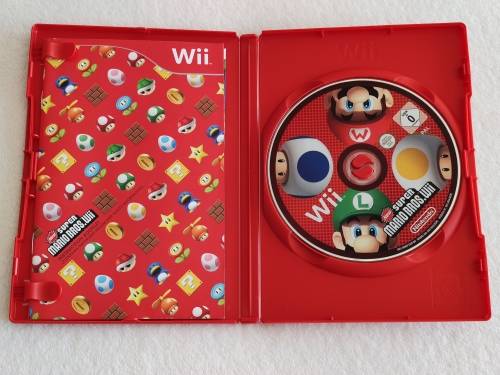 Nintendo Wii Console + 3 Games + Box (25th Anniversary Super Mario Limited Edition Console)