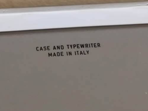 Olivetti Dora Typewriter - Includes Carrying Case + Extras