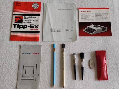 Olivetti Dora Typewriter - Includes Carrying Case + Extras