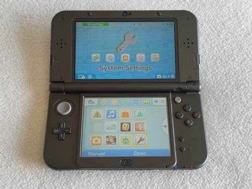 `New` Nintendo 3DS XL Console