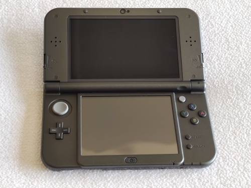 `New` Nintendo 3DS XL Console