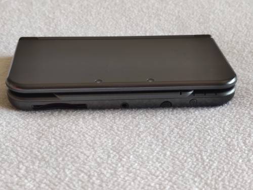 `New` Nintendo 3DS XL Console