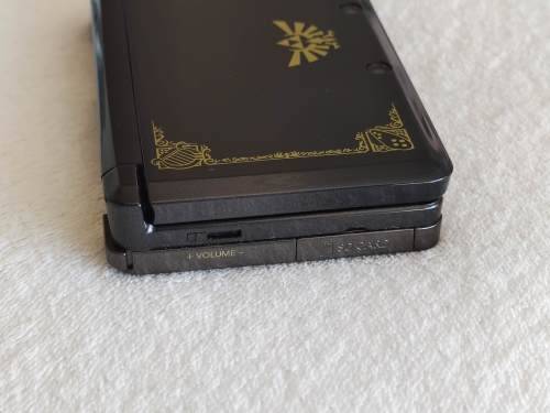 Nintendo 3DS Console - The Legend Of Zelda 25th Anniversary Edition