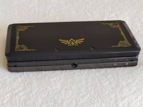 Nintendo 3DS Console - The Legend Of Zelda 25th Anniversary Edition