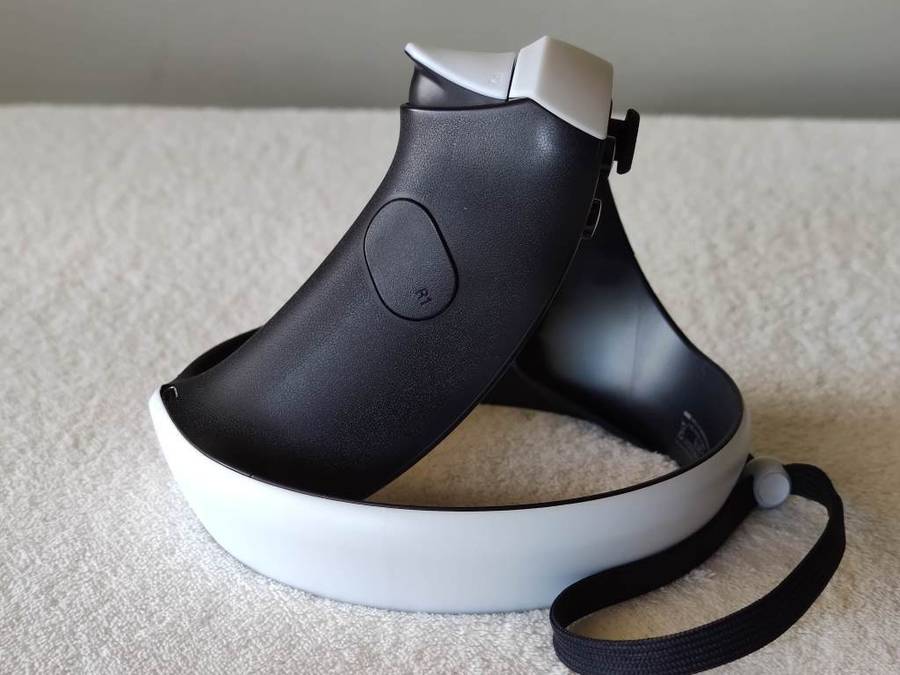 PSVR2 Headset + Controllers - PlayStation 5