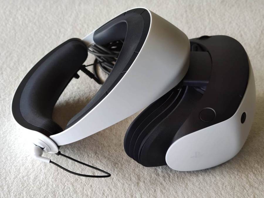 PSVR2 Headset + Controllers - PlayStation 5