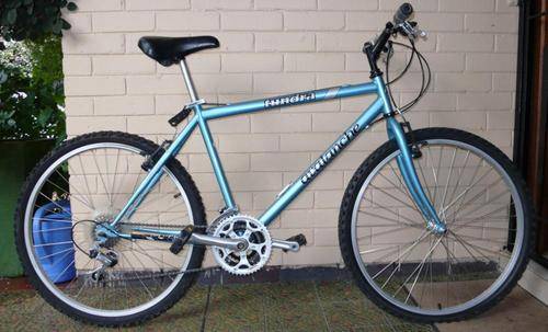 21 speed Avalanche Tundra Bike and Helmet