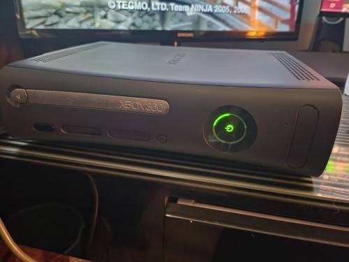 Xbox 360 + 17 Games + Karaoke