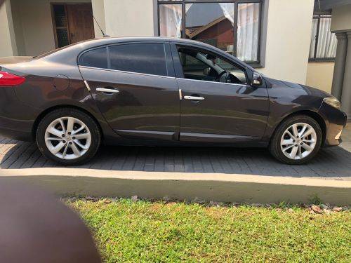 RENAULT FLUENCE PRIVILEGE 2.0L 2013 MODEL