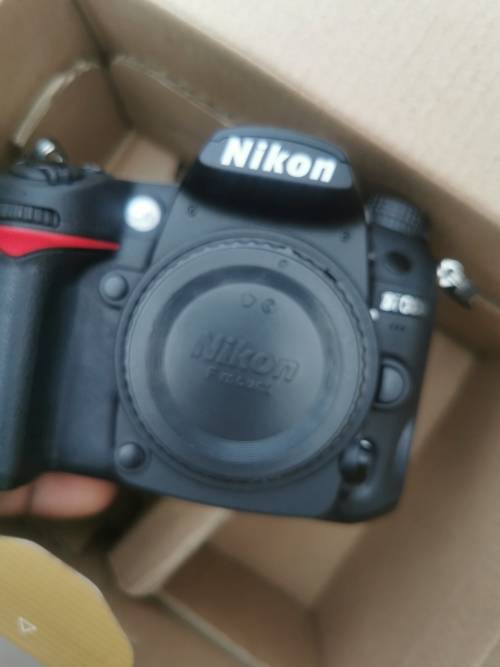New Nikon d7000 body only 16.2 Mp and 1080 HD video