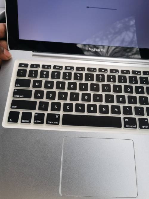 Mac book pro 13 2017 4G RAM 250 G