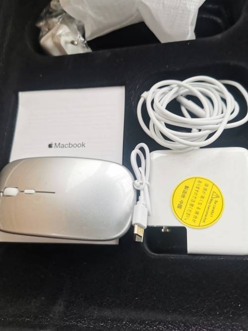 Mac book pro 13 2017 4G RAM 250 G