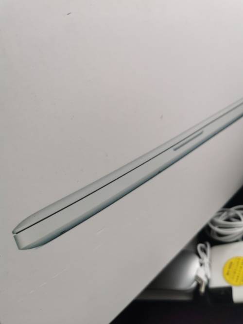 Mac book pro 13 2017 4G RAM 250 G