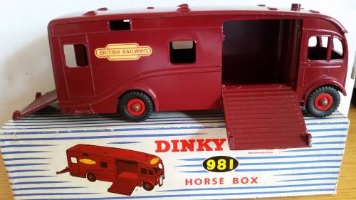 Dinky #981 Horse Van