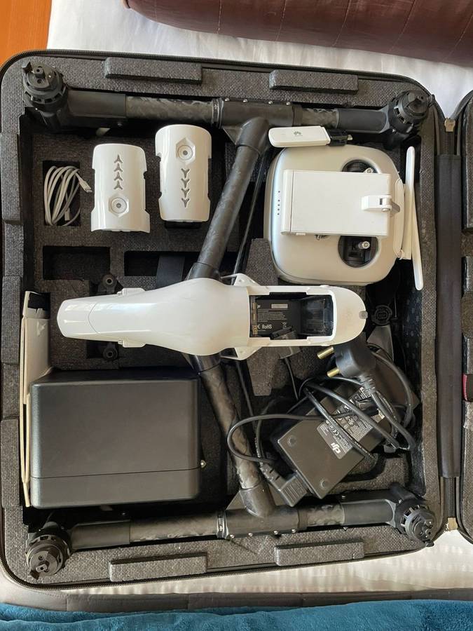 DJI Inspire 1 V2.0 w/ Zenmuse Z3  *Offers Welcome*