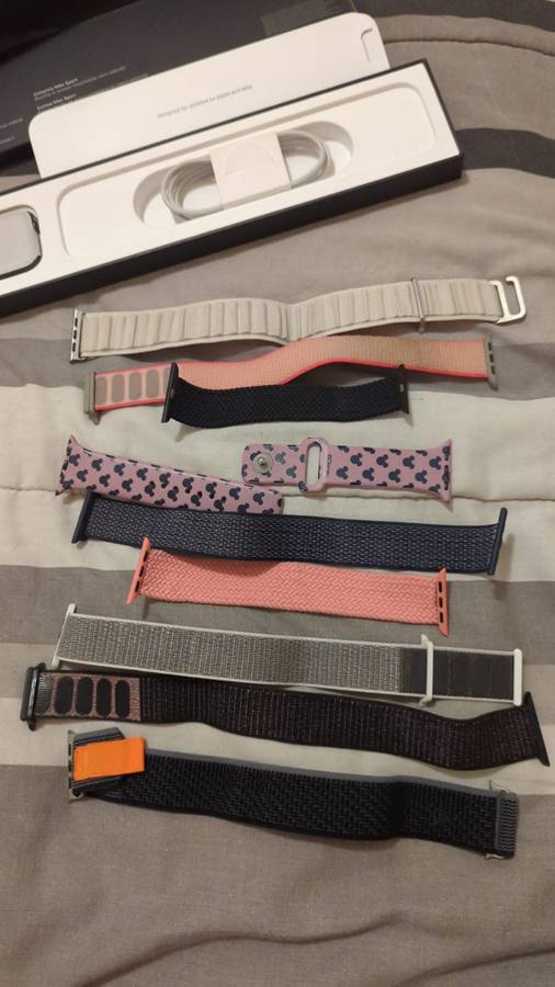 Apple Watch Series 6, 40 mm Nike edition with extra straps