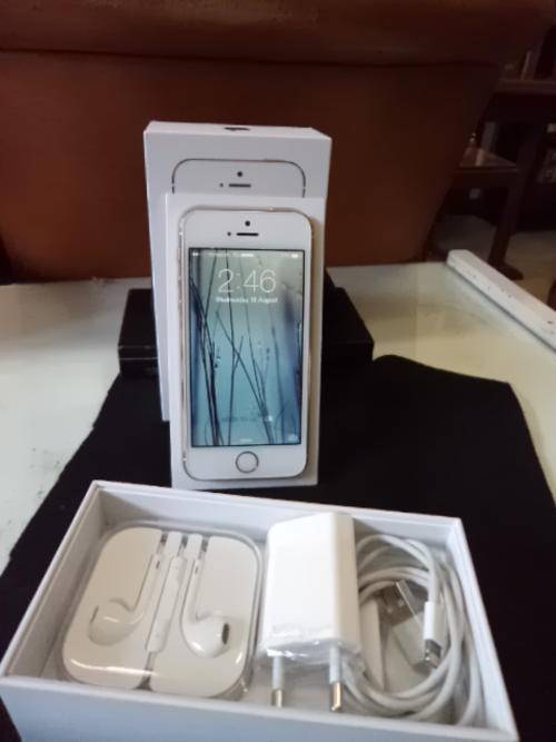 !!!***Apple iPhone 5S - 16Gb - Silver& White + Box + AccessoriesBargain ***!!!
