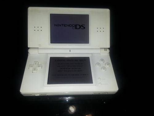 CRAZY R1 Auction - White Nintendo DS lite