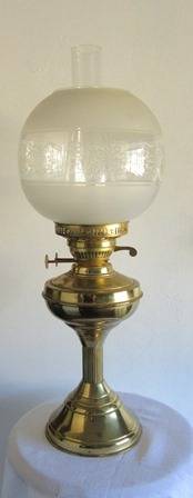 Beautiful Brass Oil / Parrafin Lamp