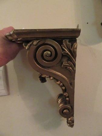 Gold Corbel