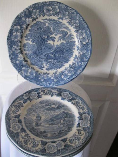 Wedgewood Plates X 4 " Woodland" & Scottish Lochs"