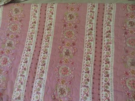 Gorgeous Reversible Queen/ Double Size  Quilted Bedspread with Pink Roses & Matching Pillowcases