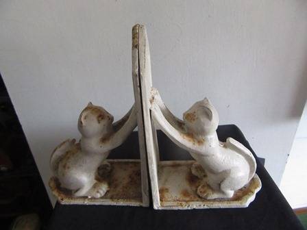 Vintage Cast Iron Cat Book Ends / Door Stops