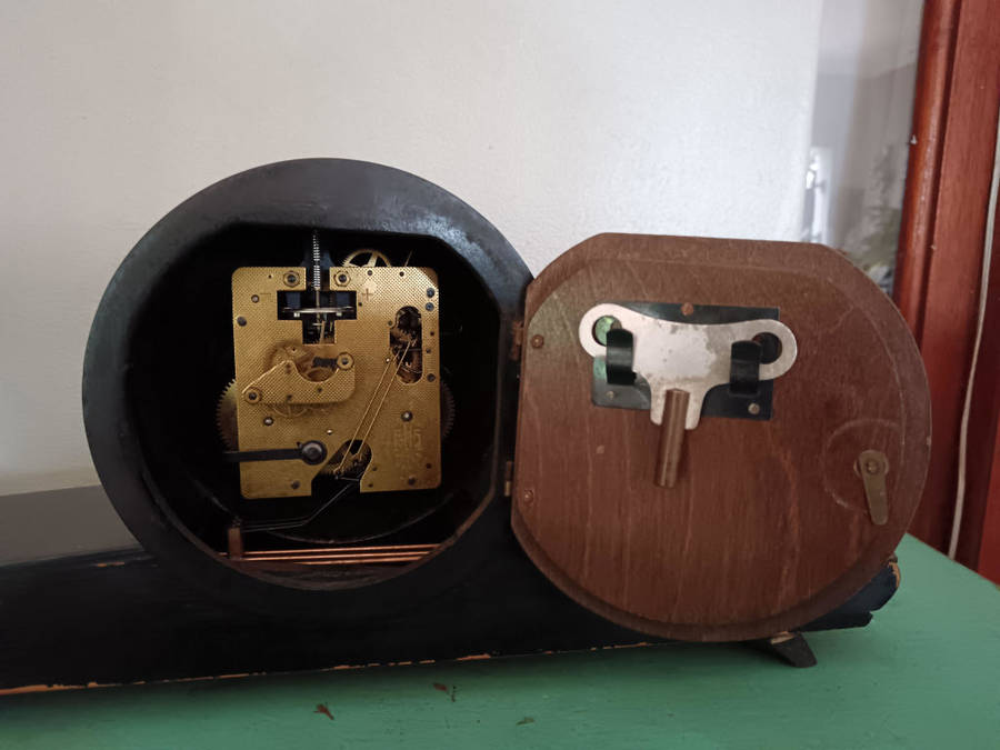 EHS German Movement Art Deco Vintage Mantle Clock Working with Key