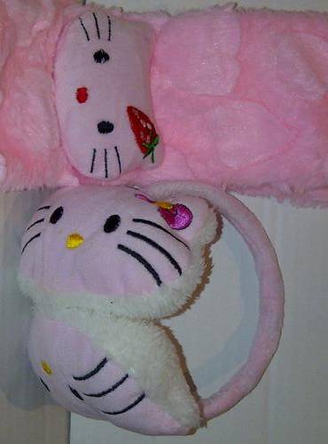 HELLO KITTY EARMUFF&SCARF SET-SUPER SOFT&CUDDLY-A MUST HAVE FOR THE LAST FEW DAYS OF COLD WEATHER!!!