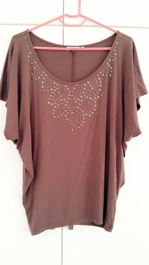 Casual and Comfy Embellished Brown Top - Size S / M