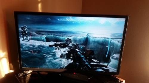SONY PS4 CONSOLE 500GB HDD - 1 × SONY WIRELESS CONTROLLER - 1 x Call of duty Modern Warfare PS4 Game