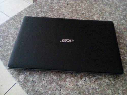 Acer Aspier 5750G - 15.6" - Intel Core i7-2630QM - 500GB HDD - 5GB RAM  - 2.6 GHz - HDMI