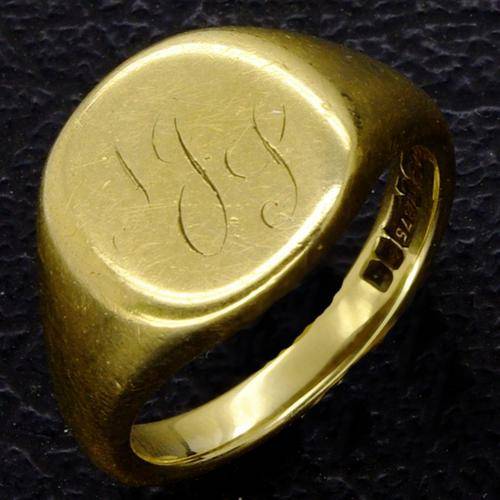 SOLID 9ct Antique Gents Gold Signet Ring WEIGHS -- 8.8g!