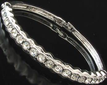 Round cut bangle in 18k gold plate with simulated diamonds