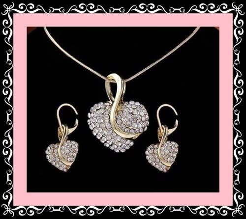Beautiful heart pendant necklace and earrings set