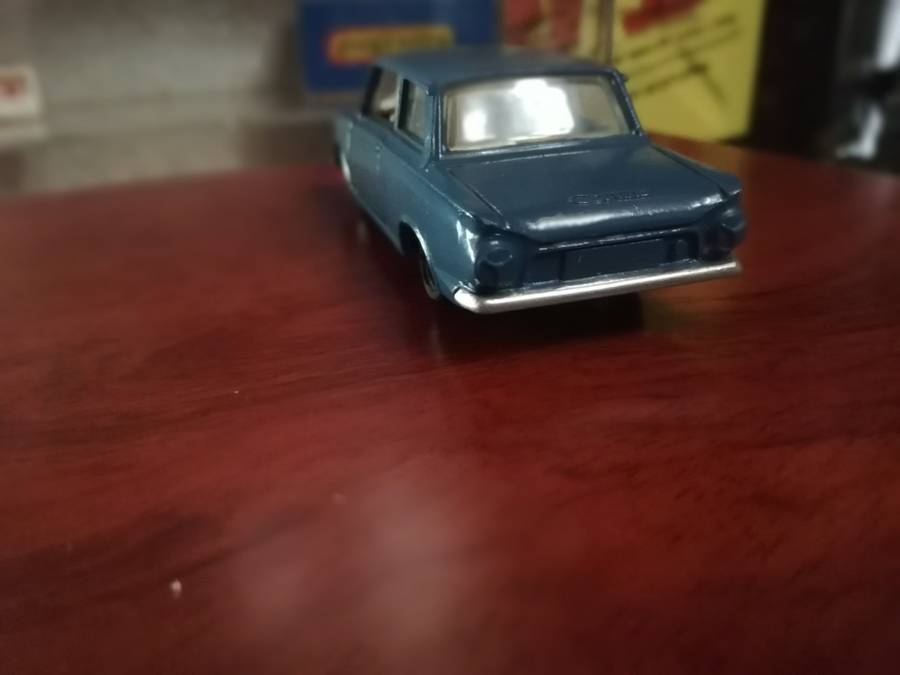 Dinky Toys Ford Cortina Mk1