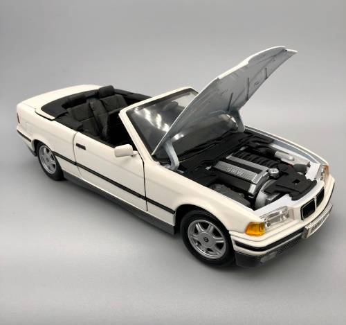 MAISTO 1993 BMW 325I CONVERTIBLE MODEL CAR - SCALE 1/18 DIECAST