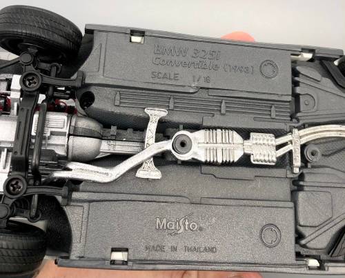 MAISTO 1993 BMW 325I CONVERTIBLE MODEL CAR - SCALE 1/18 DIECAST