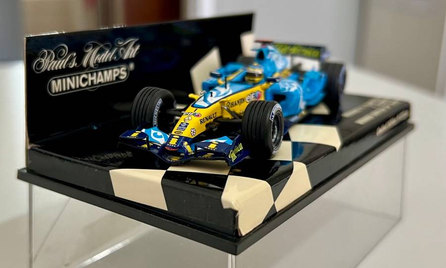 Minichamps 1:43 Renault R26 Fernando Alonso British GP winner 2006 Diecast