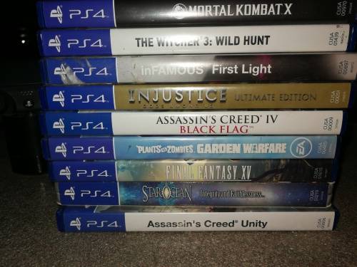 MASSIVE PS4 BUNDLE 2 REMOTES 10 Games + Charging Dock