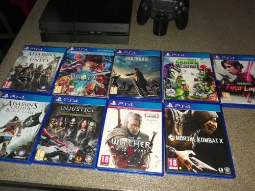MASSIVE PS4 BUNDLE 2 REMOTES 10 Games + Charging Dock