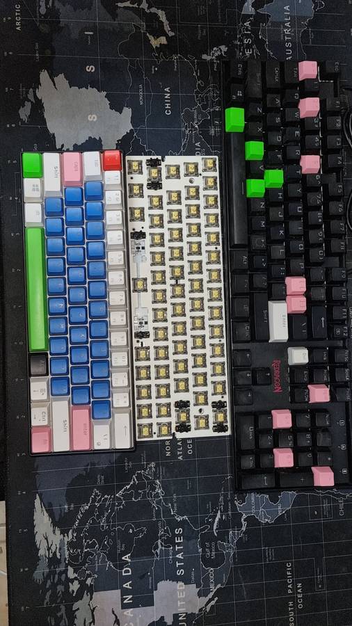 Lot keyboards and mouse