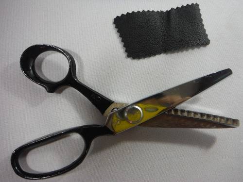 Vintage Canary Pinking Shears