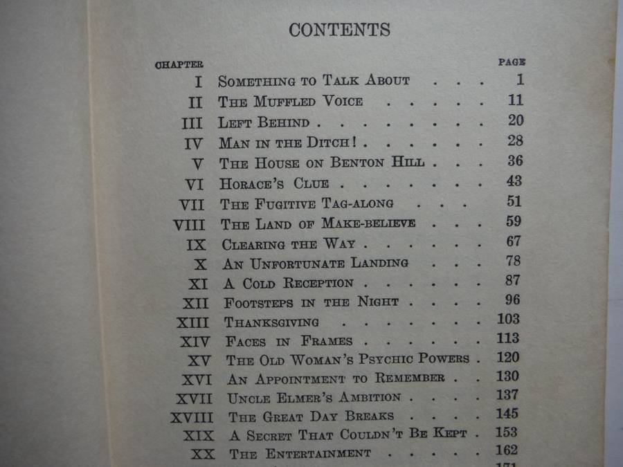 A Judy Bolton Mystery : The Voice in the Suitcase - Hardcover - Margaret Sutton - 1935