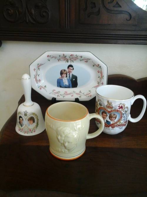 ROYAL MEMORABILIA