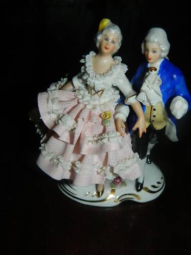 VERY VINTAGE FIGURINE COUPLE  DRESDEN