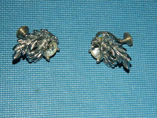 VINTAGE EARINGS!!!!!