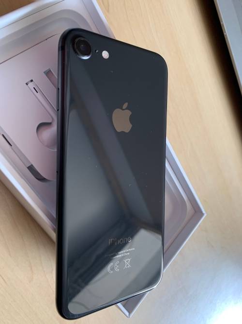 IPHONE 8 64GB PERFECT 10/10 In Box With All Accessories!! Great Buy!!!